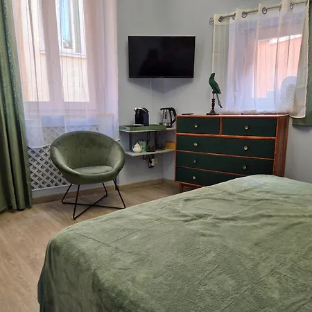 La Petite Maison Apartment *